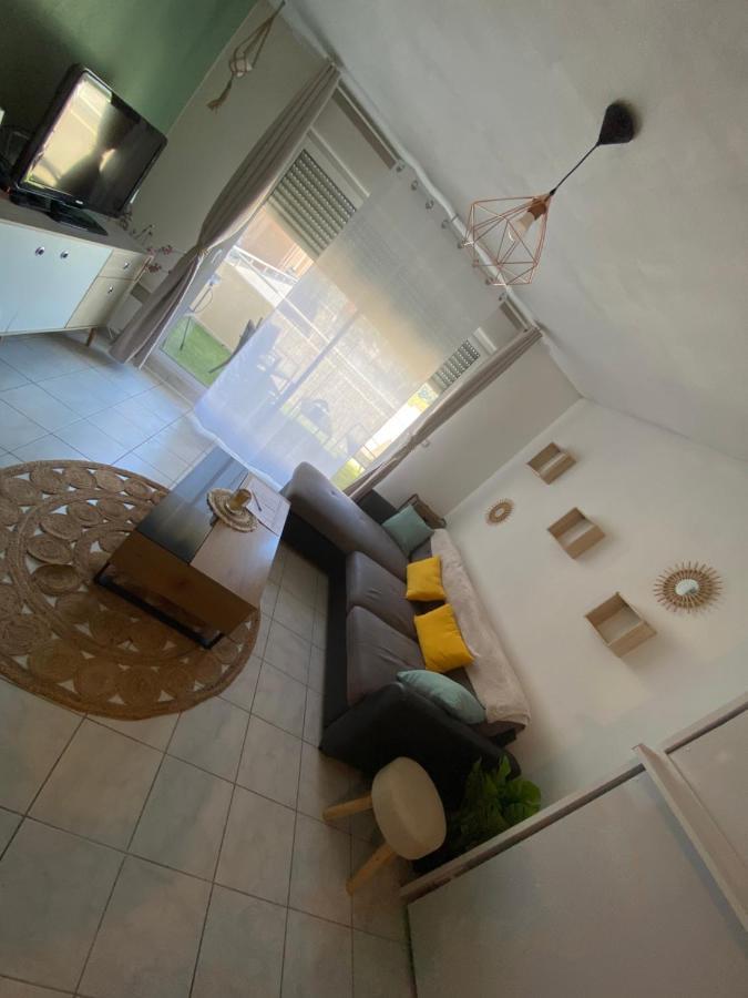 Studio Brignoles Piscine Emplacement Ideal Exterior photo